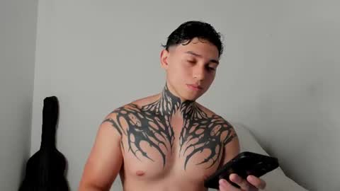 Snapshot of alessandro_wolf chatting on July 14, 9:53 pm Alessandro online show from July 14, 9:53 pm