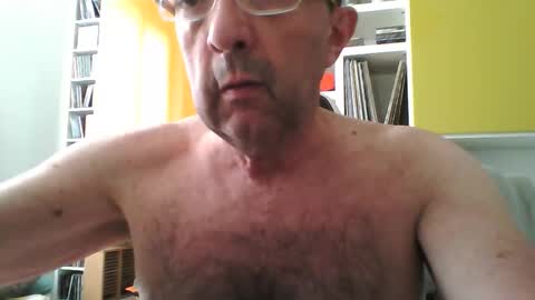 Snapshot of alessandroalexx chatting on June 6, 9:03 am Daddy Alexx online show from June 6, 9:03 am