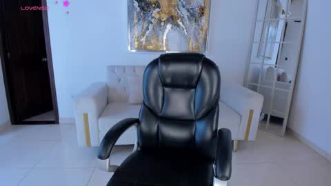 ALESSA ROMERO  online show from March 20, 7:08 pm