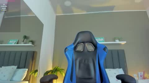 Snapshot of alessia_leroy chatting on March 10, 8:25 pm A L E S S I A online show from March 10, 8:25 pm