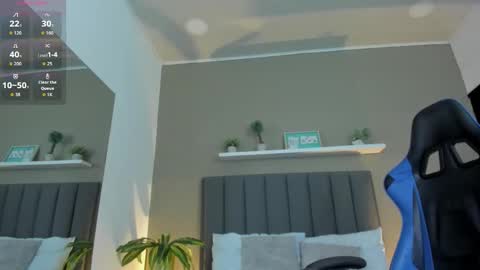 Snapshot of alessia_leroy chatting on March 25, 8:04 pm A L E S S I A online show from March 25, 8:04 pm