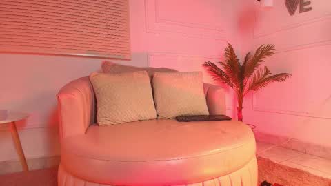 Alejandra  online show from October 24, 1:29 pm