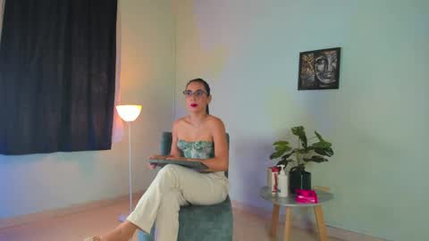 Snapshot of alessia_noire chatting on May 28, 3:04 am Alessia online show from May 28, 3:04 am