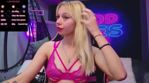 alessiacroft online show from November 8, 5:40 am