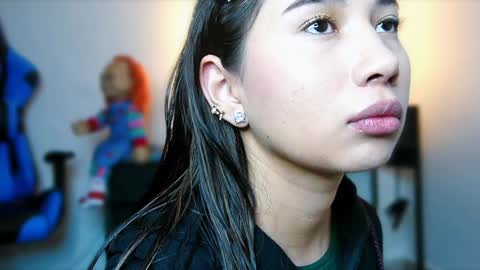 Snapshot of alessiavix chatting on February 3, 3:17 pm Alessia Meow online show from February 3, 3:17 pm