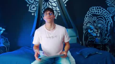 Alessio online show from December 22, 12:02 pm