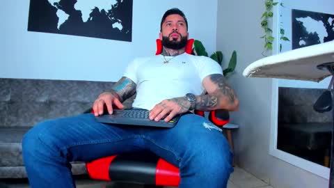 Snapshot of alessrose22 chatting on February 19, 8:05 pm Aless Rose online show from February 19, 8:05 pm