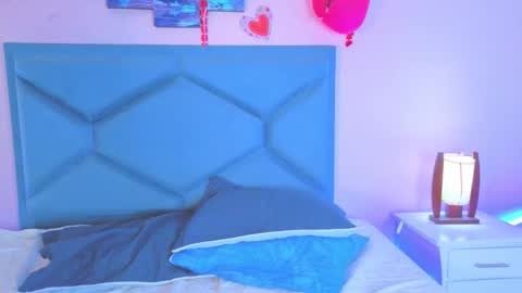 Snapshot of alesweett chatting on February 25, 12:26 pm AleSweett online show from February 25, 12:26 pm