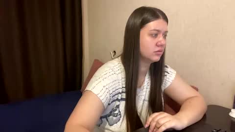Snapshot of aletta_oushen chatting on December 10, 10:06 am Aletta Oushen online show from December 10, 10:06 am