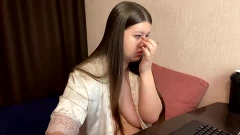 Snapshot of aletta_oushen chatting on December 21, 11:45 pm Aletta Oushen online show from December 21, 11:45 pm