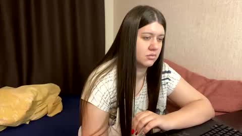 Snapshot of aletta_oushen chatting on December 28, 1:17 pm Aletta Oushen online show from December 28, 1:17 pm