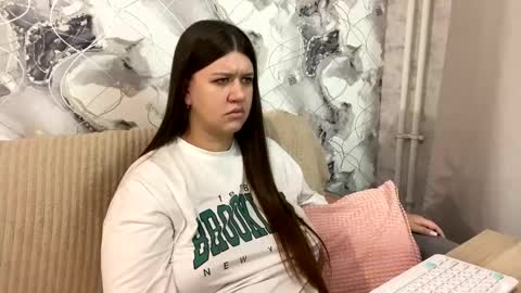 Snapshot of aletta_oushen chatting on February 17, 5:53 pm Aletta Oushen online show from February 17, 5:53 pm