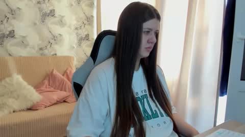 Snapshot of aletta_oushen chatting on October 17, 10:18 am Aletta Oushen online show from October 17, 10:18 am