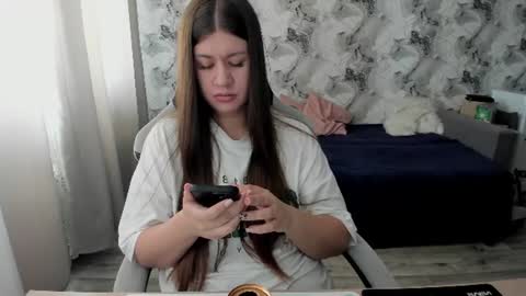 Snapshot of aletta_oushen chatting on July 8, 9:36 am Aletta Oushen online show from July 8, 9:36 am