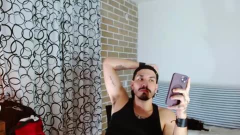 Snapshot of aleviz chatting on February 21, 7:31 am aleviz online show from February 21, 7:31 am