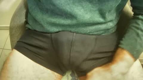 Snapshot of alex34nrw chatting on November 3, 6:09 pm Alex online show from November 3, 6:09 pm