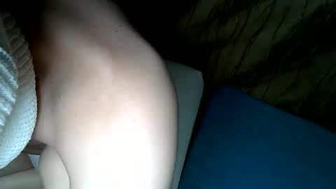 Snapshot of alex418765 chatting on June 7, 8:23 pm alex418765 online show from June 7, 8:23 pm