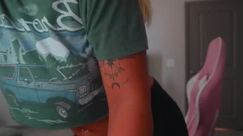 alex  online show from March 7, 6:11 pm