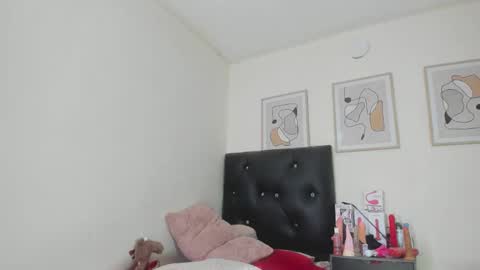 Snapshot of alex4diaz chatting on December 5, 7:49 pm Alexa online show from December 5, 7:49 pm