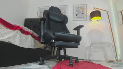 Snapshot of alex4diaz chatting on December 7, 4:25 pm Alexa online show from December 7, 4:25 pm