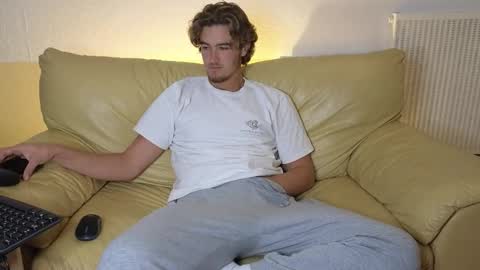 Alex83530 online show from October 25, 9:50 am