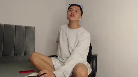 Owen online show from December 11, 1:37 am