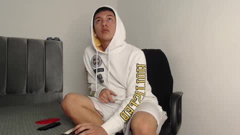 Owen online show from December 19, 2:12 am