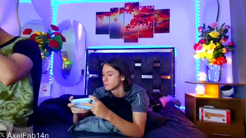 Snapshot of alex_and_fabian chatting on February 17, 6:37 pm sneider online show from February 17, 6:37 pm