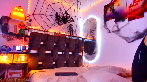 sneider online show from October 26, 9:31 pm