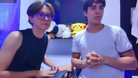 Snapshot of alex_and_fabian chatting on June 22, 10:07 pm sneider online show from June 22, 10:07 pm
