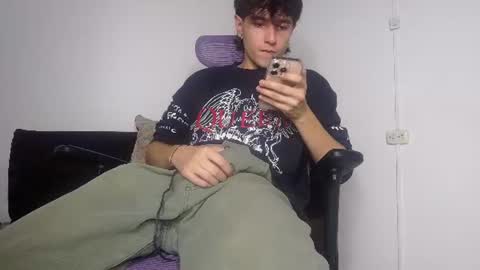 Snapshot of alex_connorr chatting on July 22, 10:56 pm alex_connorr online show from July 22, 10:56 pm