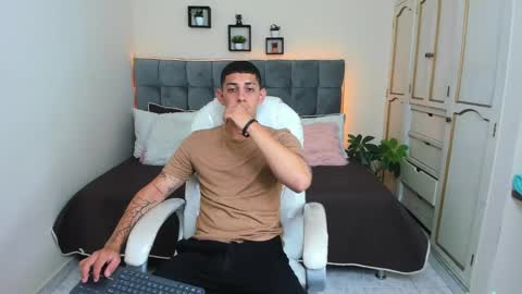 alex online show from January 28, 12:22 pm