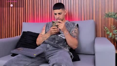 alex online show from March 10, 11:37 am