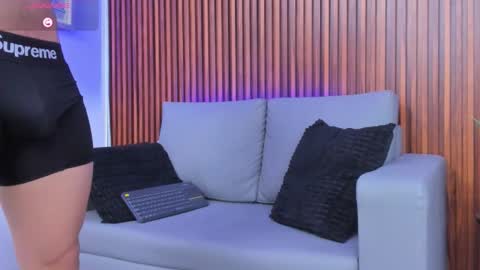 alex online show from March 27, 4:29 pm