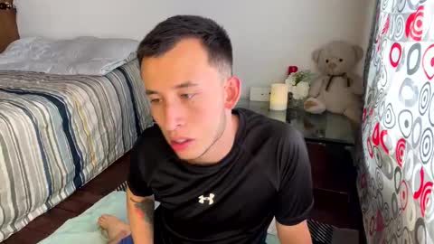 alex_diazz online show from March 21, 7:06 pm