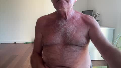 Snapshot of alex_fetishplayer chatting on July 1, 6:26 am Alex online show from July 1, 6:26 am