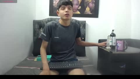 Snapshot of alex_it0 chatting on May 15, 11:28 am alex_it0 online show from May 15, 11:28 am