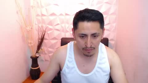 Snapshot of alex_levi chatting on May 22, 1:28 pm Alex online show from May 22, 1:28 pm