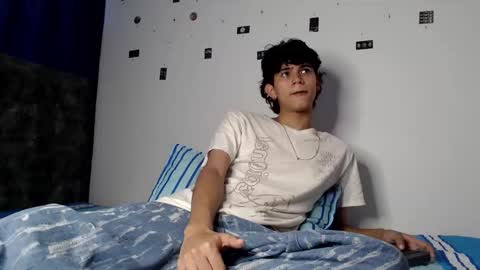 Snapshot of alex_mark_ chatting on May 14, 5:20 pm alex_mark_ online show from May 14, 5:20 pm