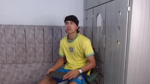 Snapshot of alex_martin47 chatting on April 24, 8:55 pm alex online show from April 24, 8:55 pm
