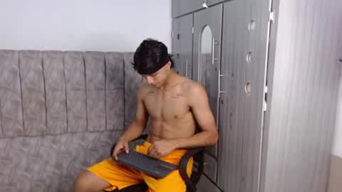 Snapshot of alex_martin47 chatting on June 11, 11:25 pm alex online show from June 11, 11:25 pm