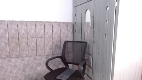 Snapshot of alex_martin47 chatting on June 17, 12:02 am alex online show from June 17, 12:02 am