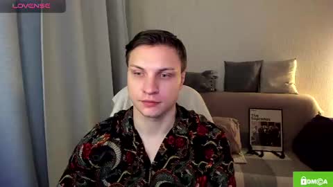 Snapshot of alex_milson chatting on June 22, 8:50 pm alex_milson online show from June 22, 8:50 pm