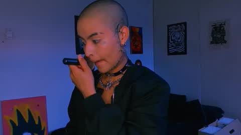 Snapshot of alex_one888 chatting on February 19, 10:50 pm Alex online show from February 19, 10:50 pm