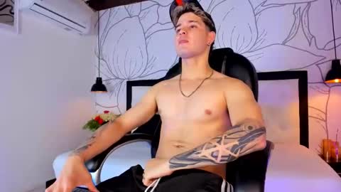 Alex  online show from May 28, 7:55 pm