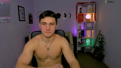 Snapshot of alex_reeding chatting on April 28, 12:10 pm Alex online show from April 28, 12:10 pm
