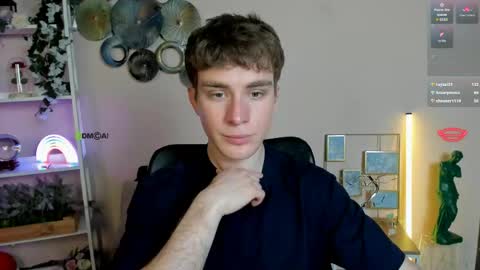 Snapshot of alex_reeding chatting on May 11, 12:33 pm Alex online show from May 11, 12:33 pm