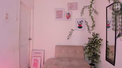 Snapshot of alex_saeli chatting on June 12, 7:02 pm alexis online show from June 12, 7:02 pm