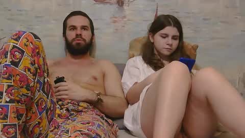 Alex and Sarah online show from March 18, 4:32 pm