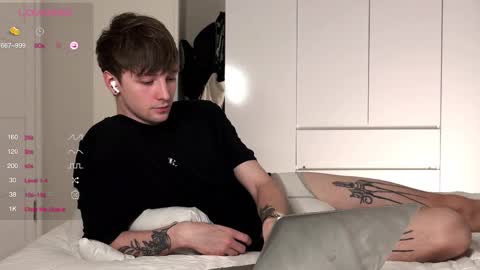 alex_schafer online show from February 16, 5:42 pm